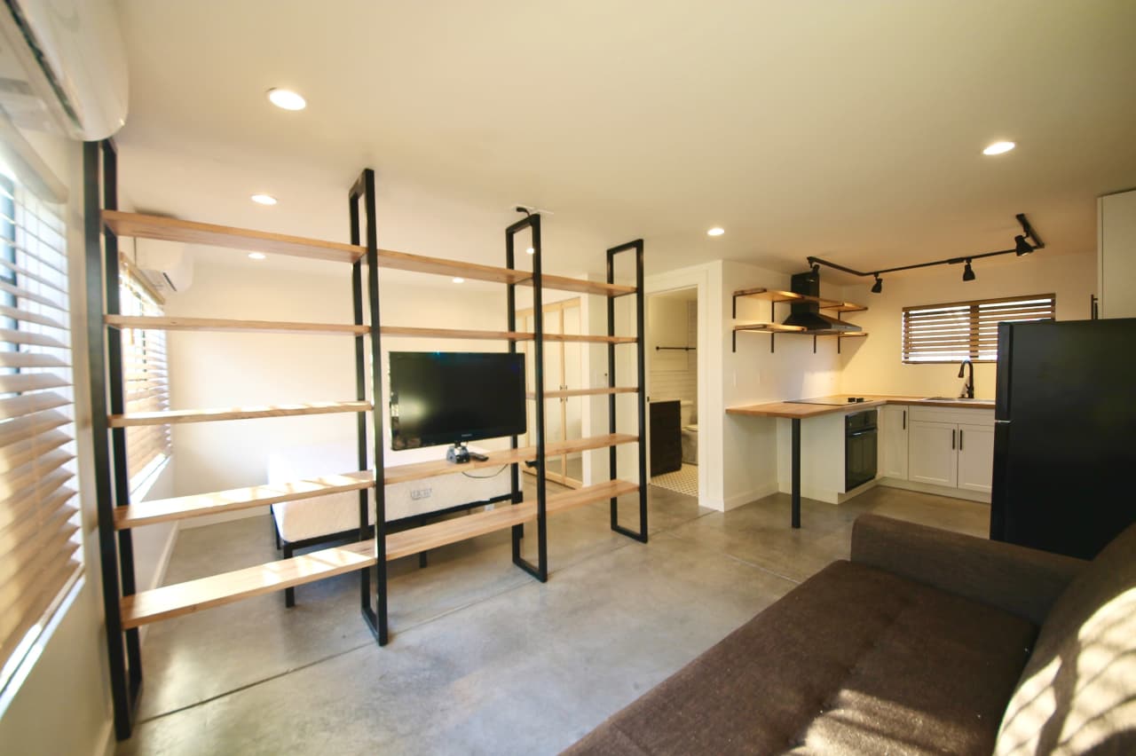 1530 East Diamond Street