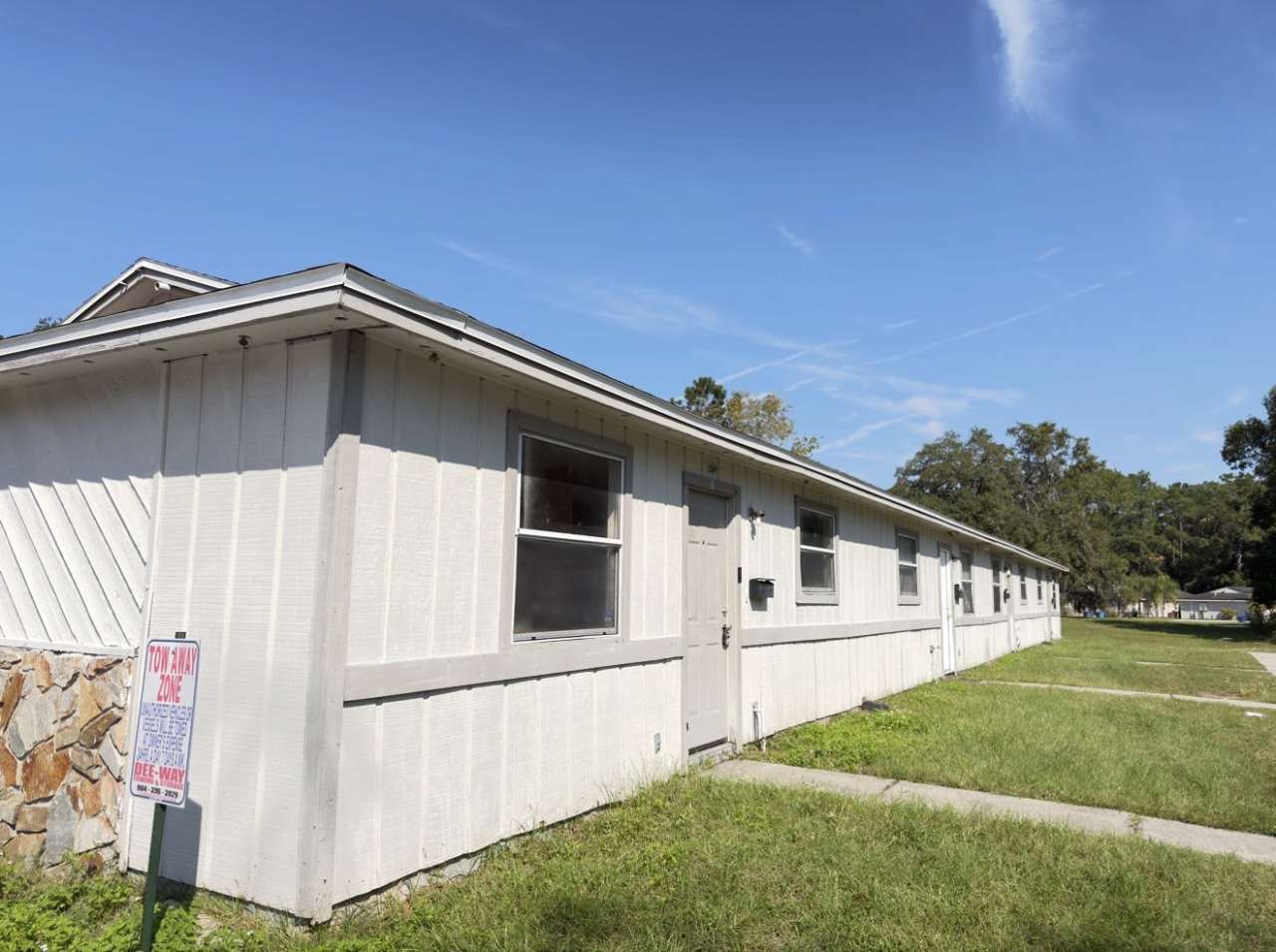 4237 Moncrief Rd W - 3