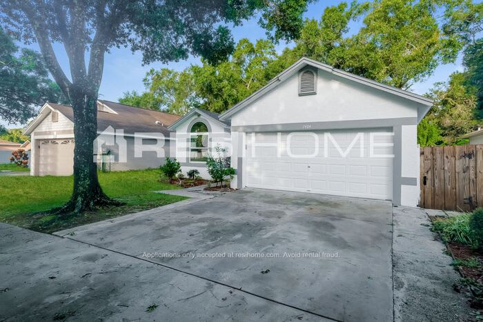 7404 North Packwood Avenue