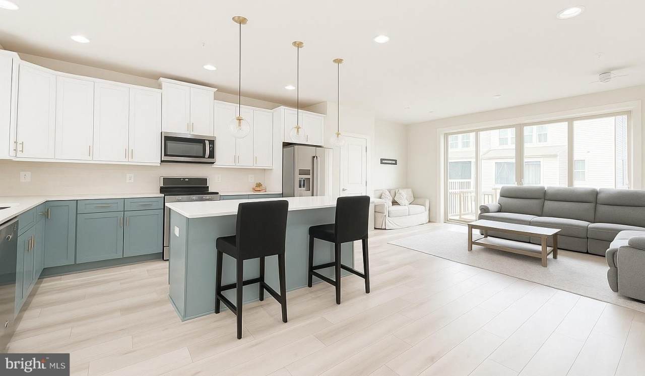 8642 SATINWOOD Drive