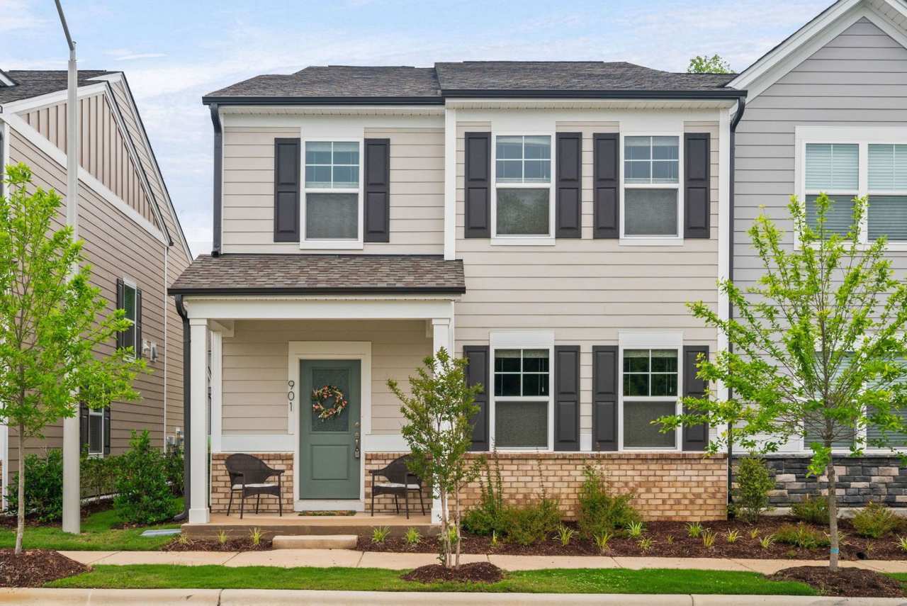Stunning 3BD, 2.5BA End-Unit Fuquay-Varina Townhome with a 2-Car Garage in a Prime Location Near Downtown