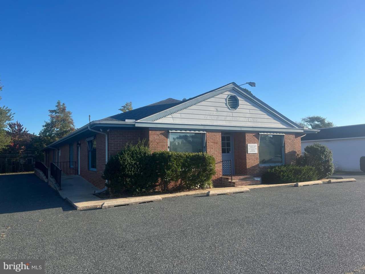 611-A DUTCHMANS Lane unit: A