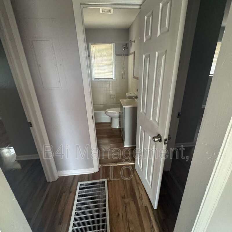 106 Johnson Avenue Southeast