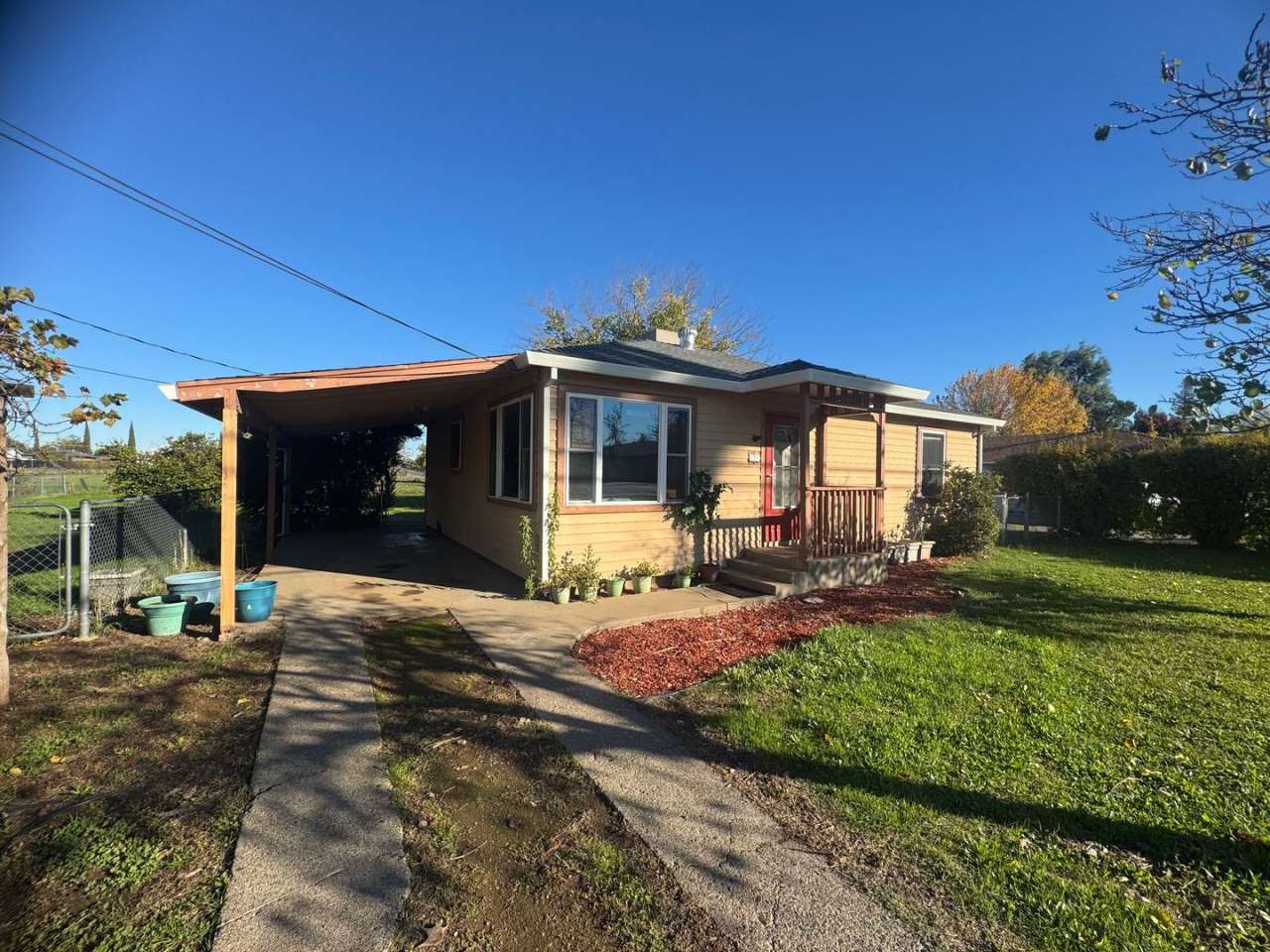 3/2 Huge Yard and Garage