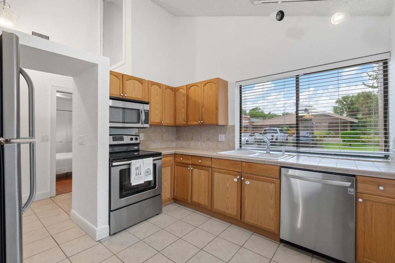 166 Sparrow Drive 6a, Royal Palm Beach, FL 33411