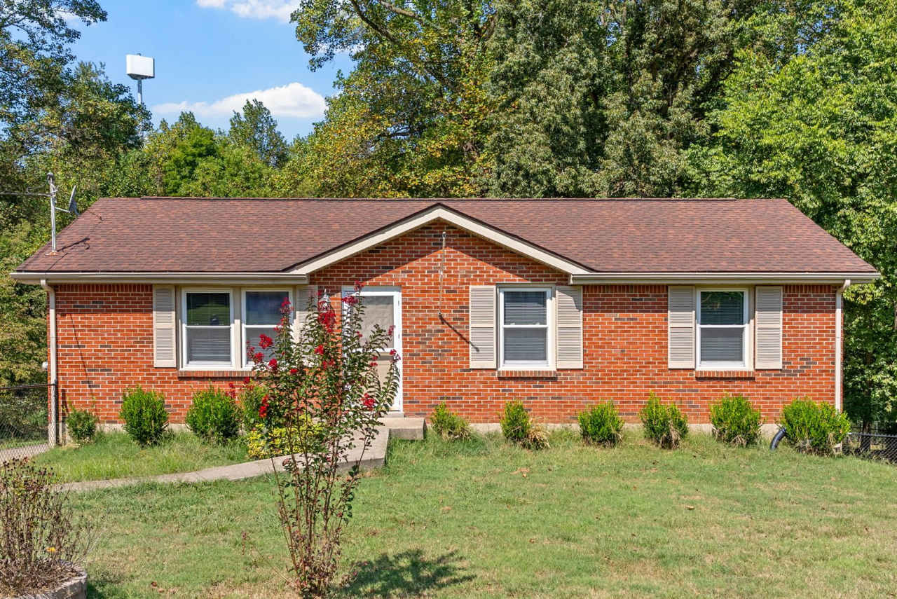 3 Bedroom 2 Bath Dog Friendly Home For Rent Near Providence Blvd.