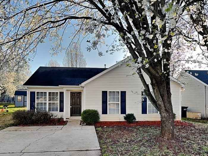 8436 Hammonds Street