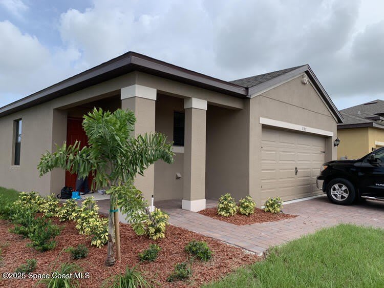 857 Old Country Road SE