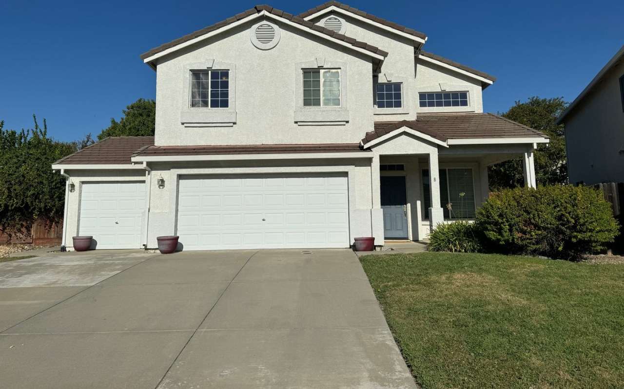 Updated 4 Bedroom Natomas Crossing Home
