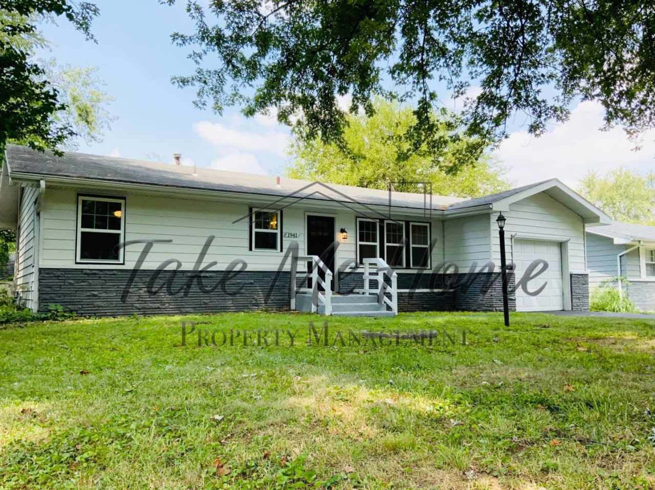 Charming Home in Great Location!