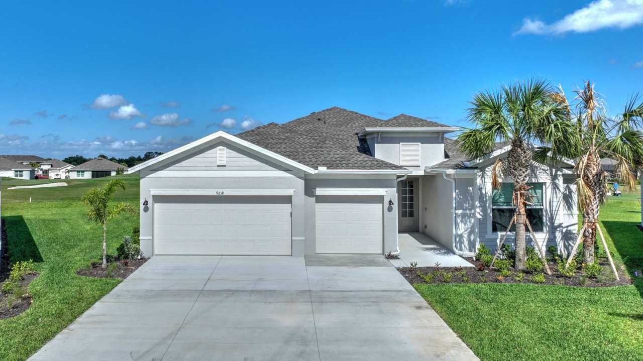 Ibis landing Golf Course with Membership Included 3 Bed 3 bath w/ Garage Large Pie Shaped Lot size on Course