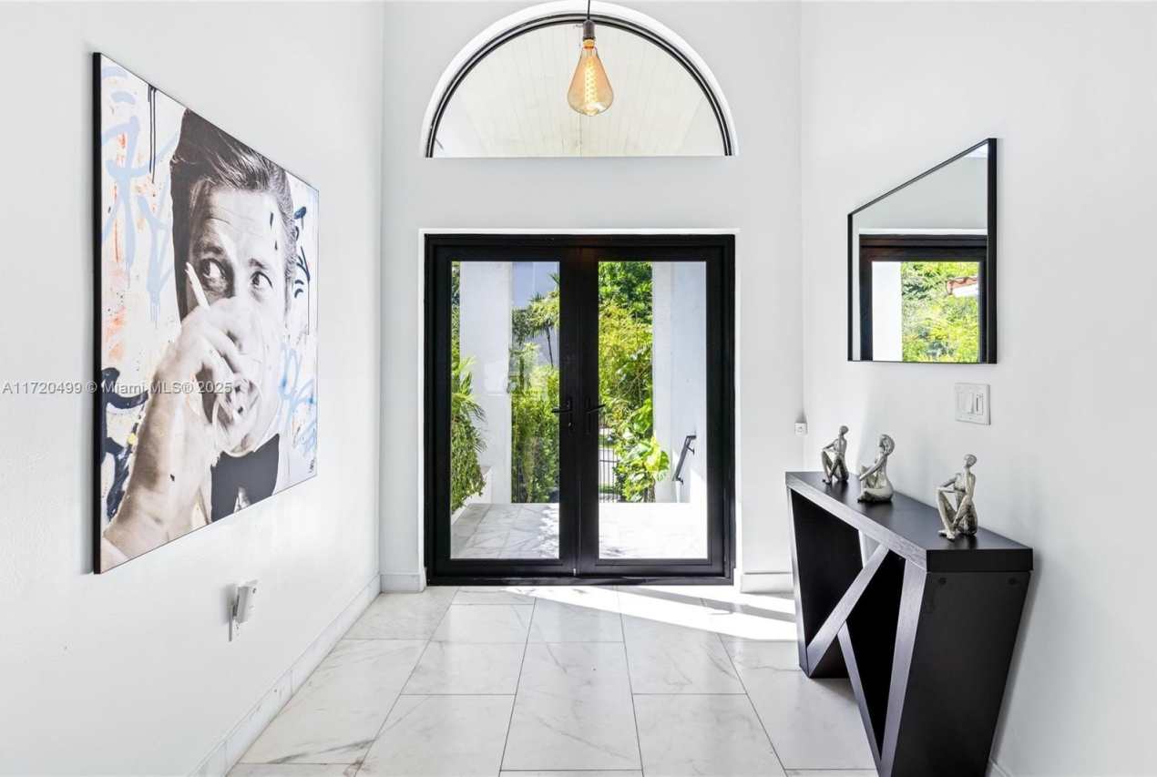 1061 NW North River Dr