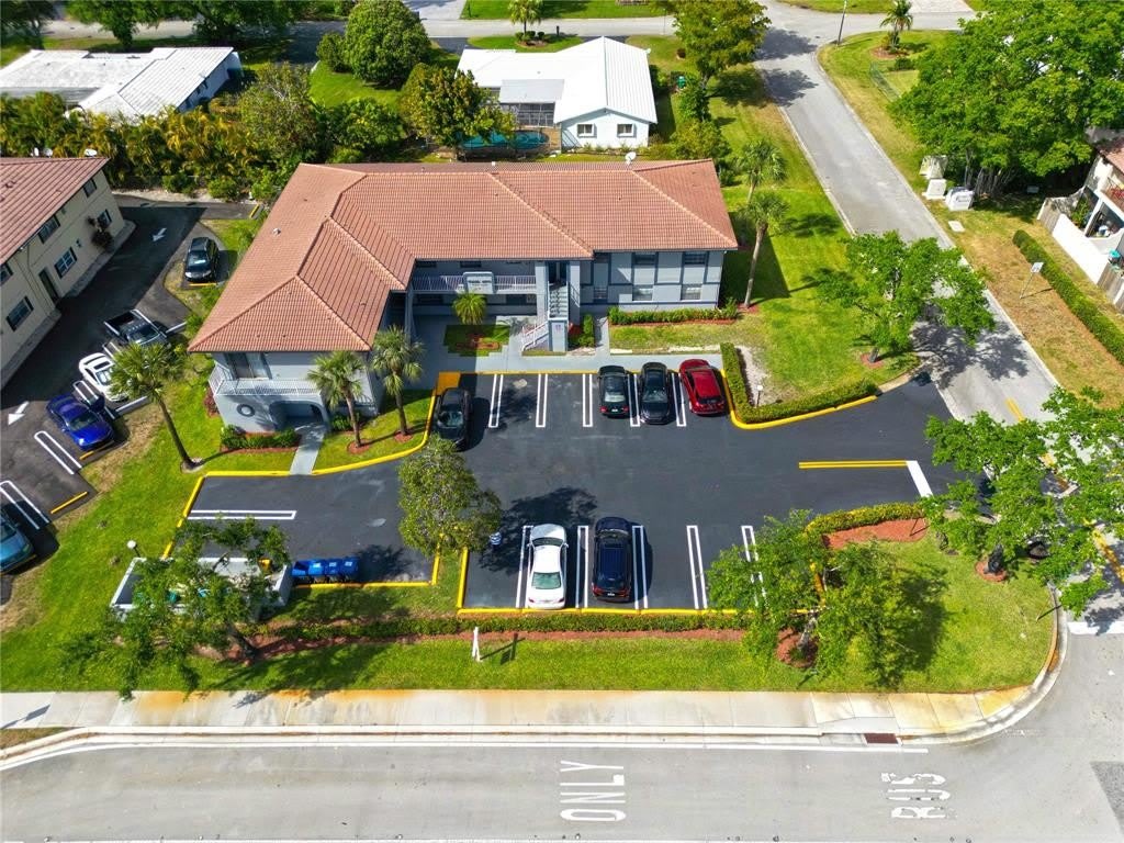 10687 Royal Palm Blvd