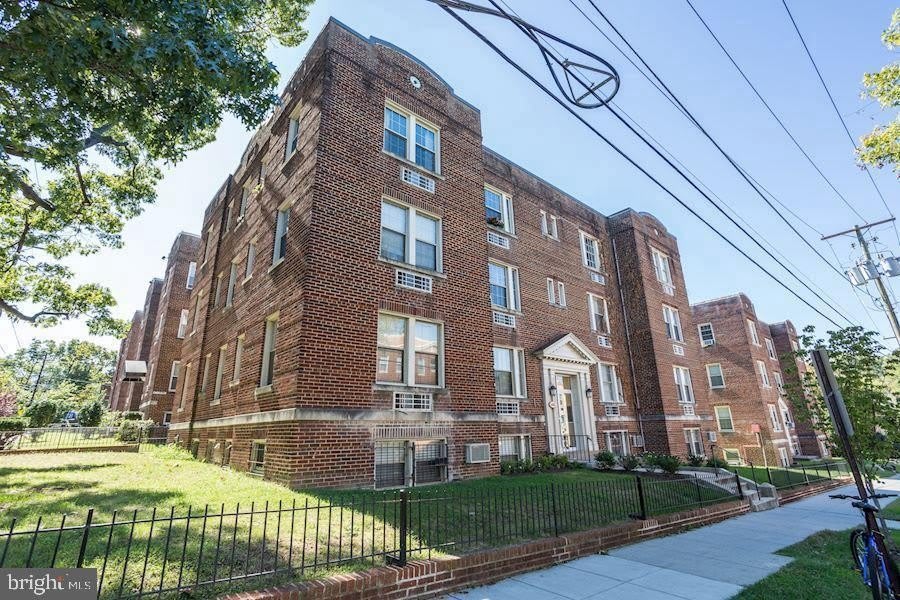 1404 TUCKERMAN Street NW unit: 303