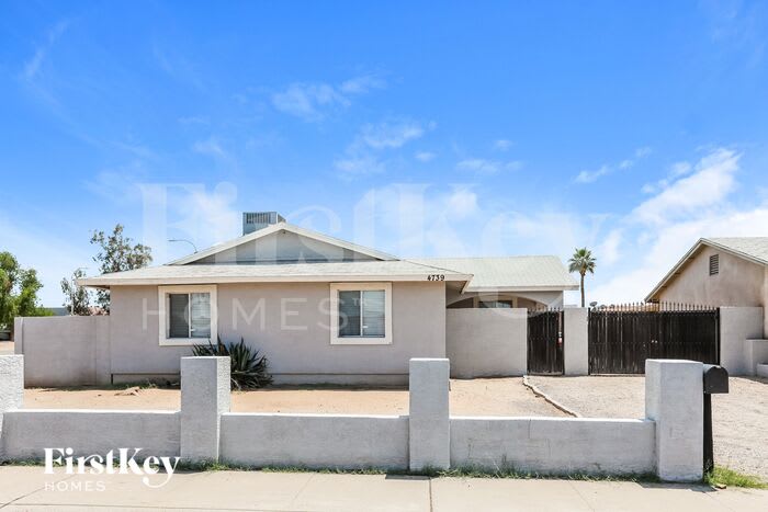 4739 East Sunland Avenue