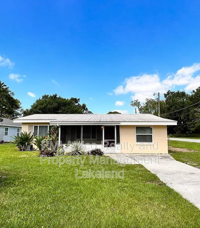 1595 28th Street Northwest