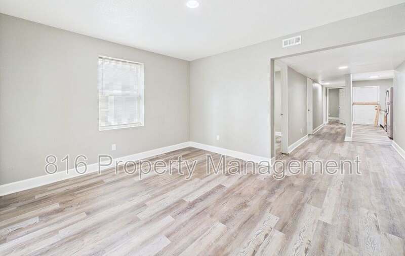 3331-3333 Indiana Ave