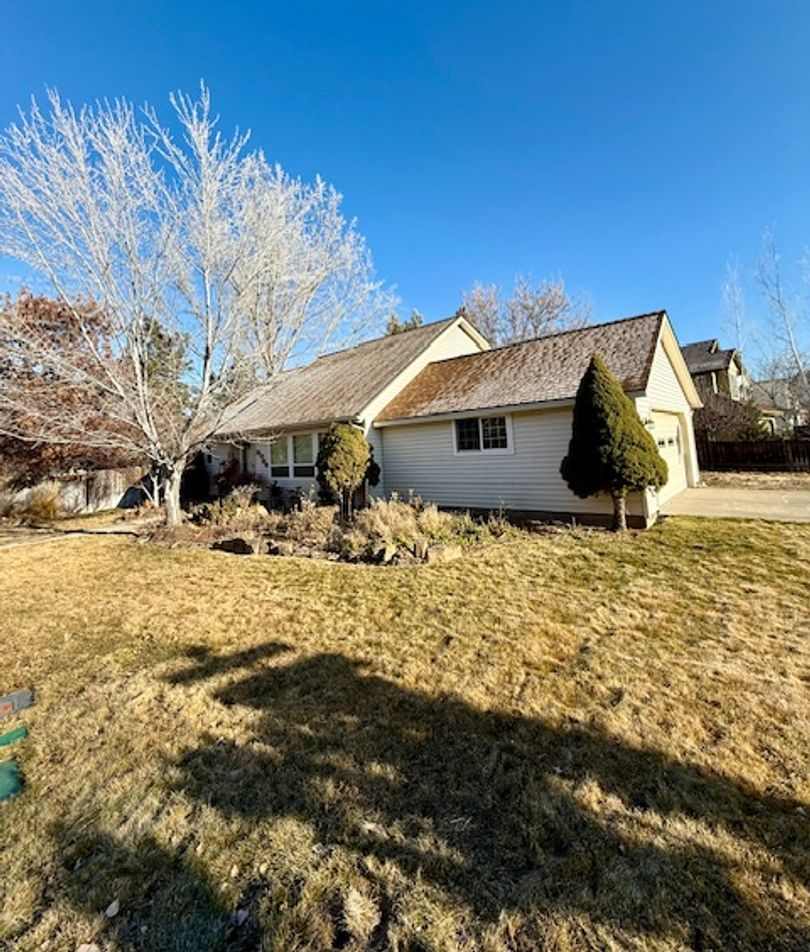 Charming 3 Bedroom home with Backyard Oasis!