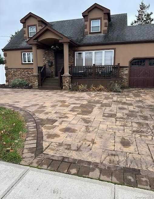 258 N Suffolk Avenue