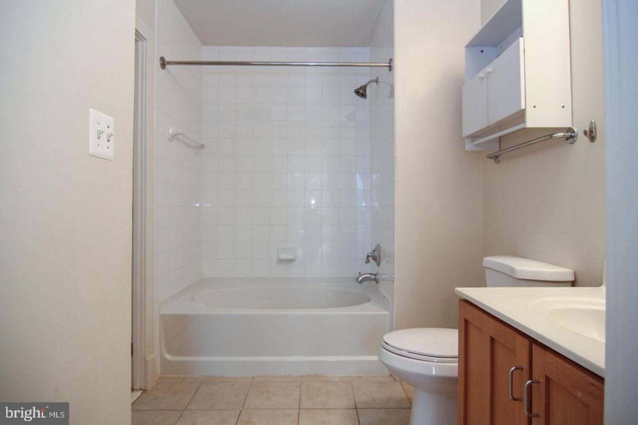 1200 HARTFORD Street unit: 209