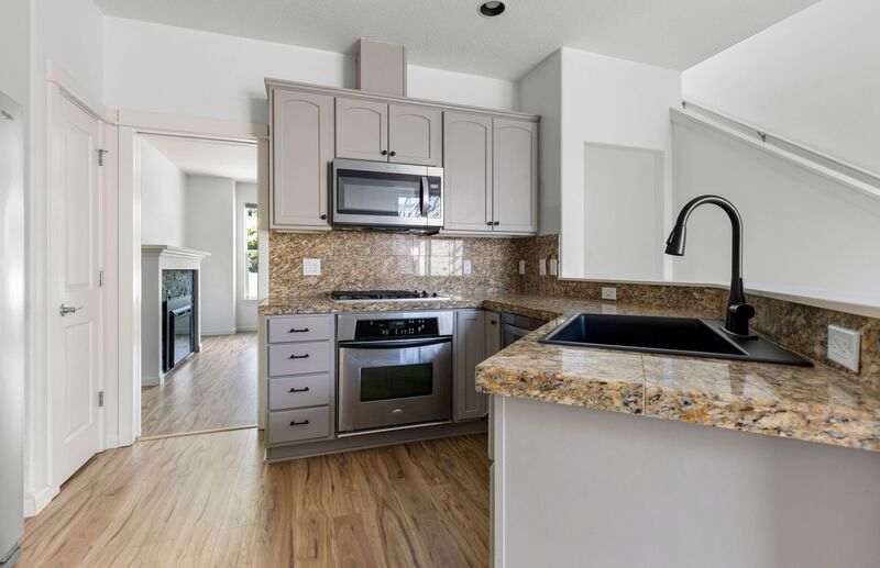 7282 NE Stoneybrook St