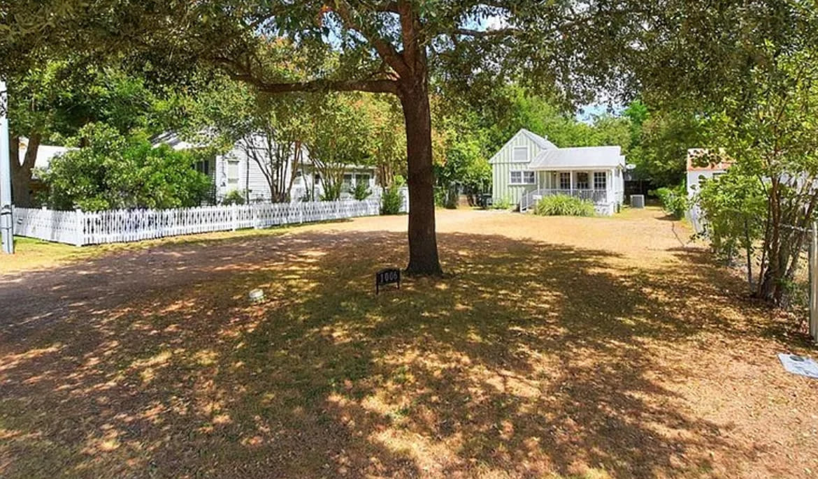 1006 Walnut Street