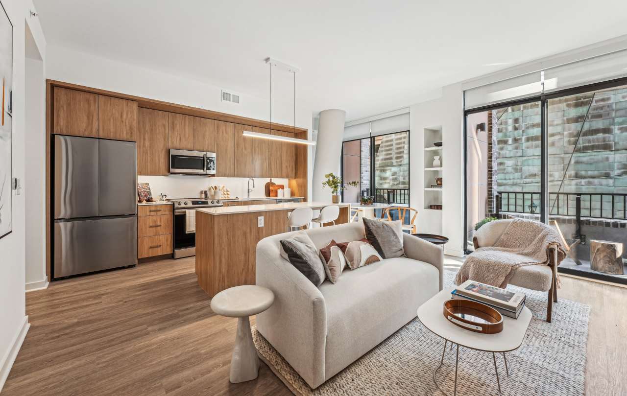 4909 Auburn