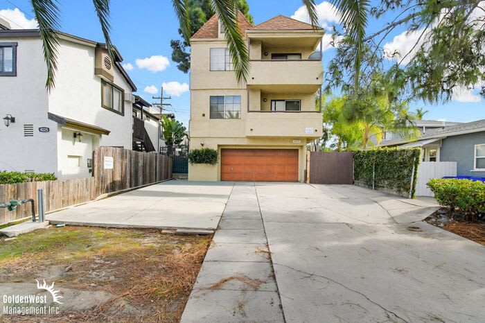 4219 Illinois Street