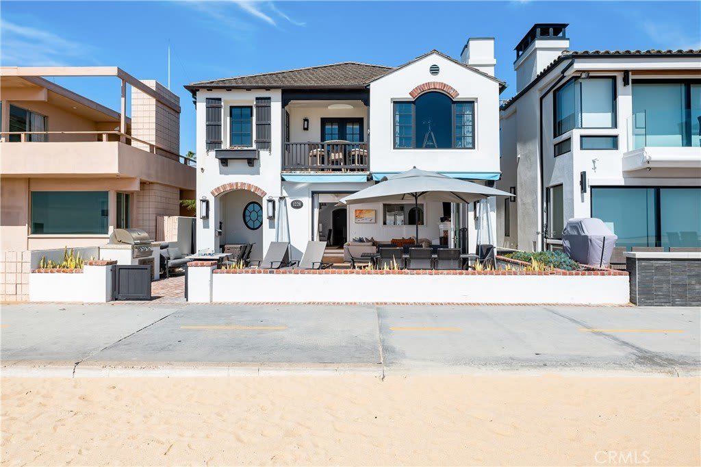 1228 W Oceanfront