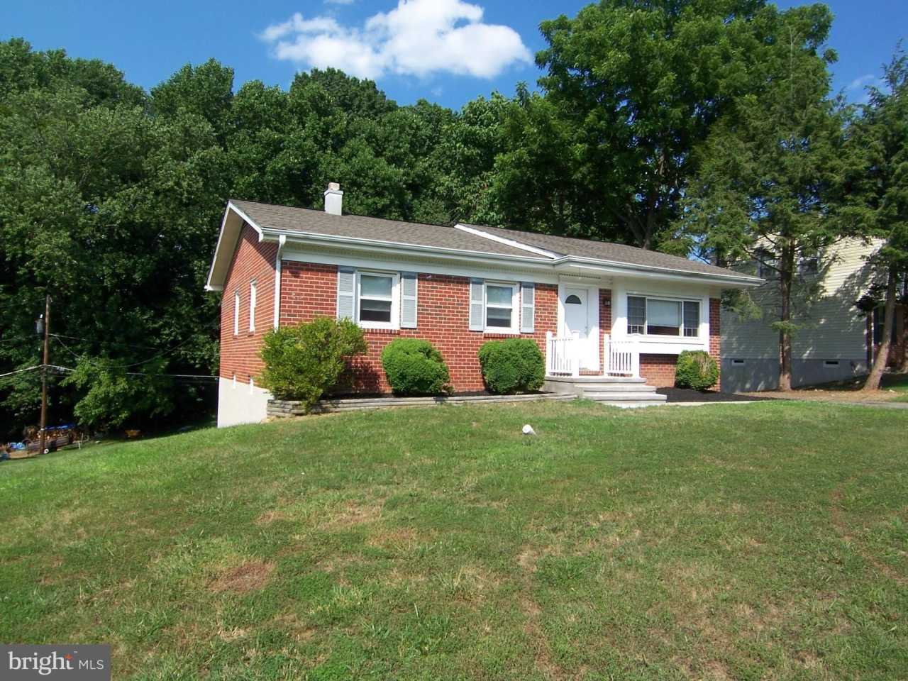 1609 HONEYSUCKLE DRIVE