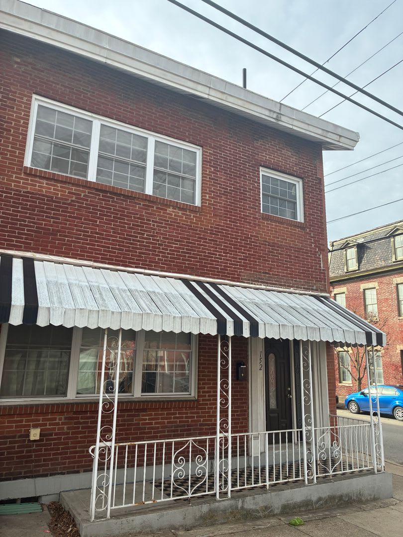 SPACIOUS LAWRENCEVILLE 3 BED 2.5 BATH! PERFECT LOCATION!