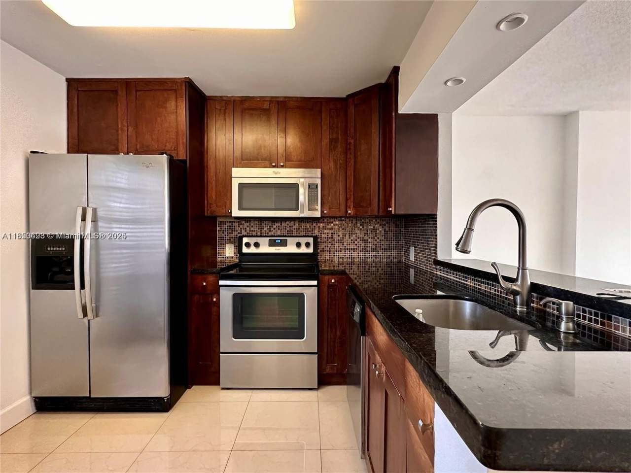 20500 W Country Club Dr