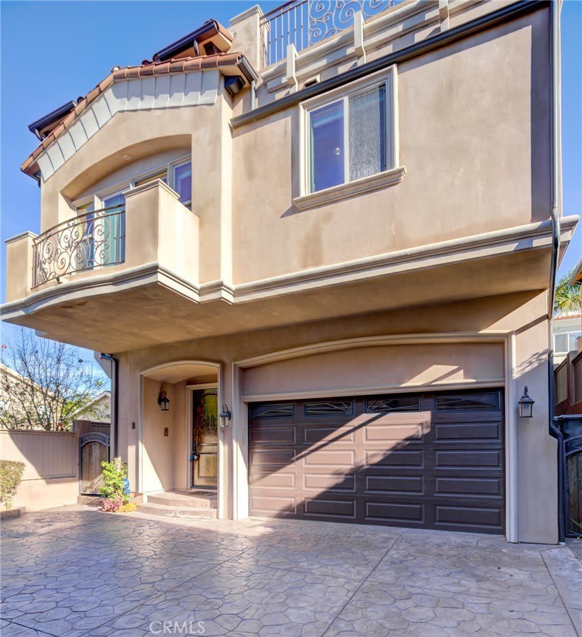 612 N Juanita Avenue