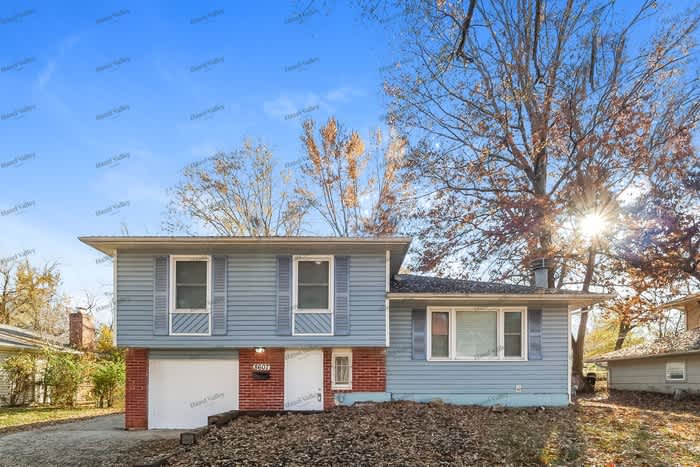 8607 East 109 Terrace