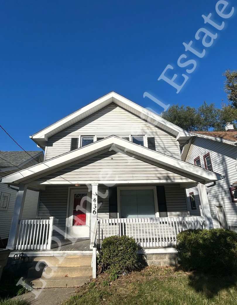 Charming 3-Bed Home with Porch  Parking – Modern Updates Throughout