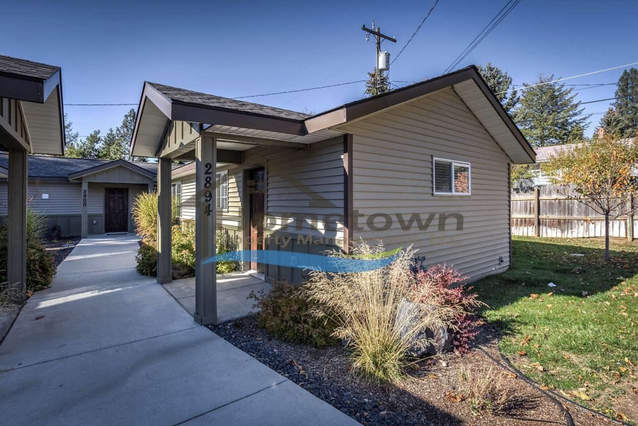 Cozy and Stylish 1 Bedroom and 1 Bathroom Cottage with Modern Features in Central Coeur d'Alene!