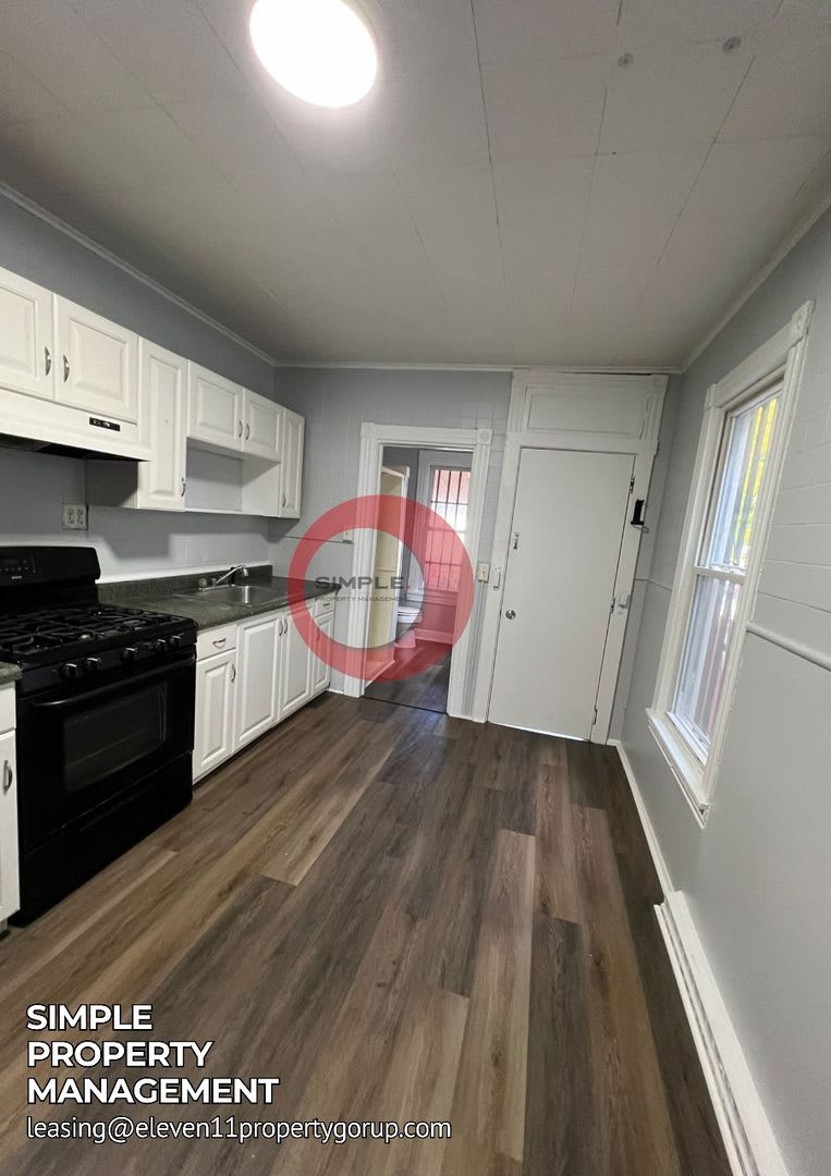 1239 Greenwich Street