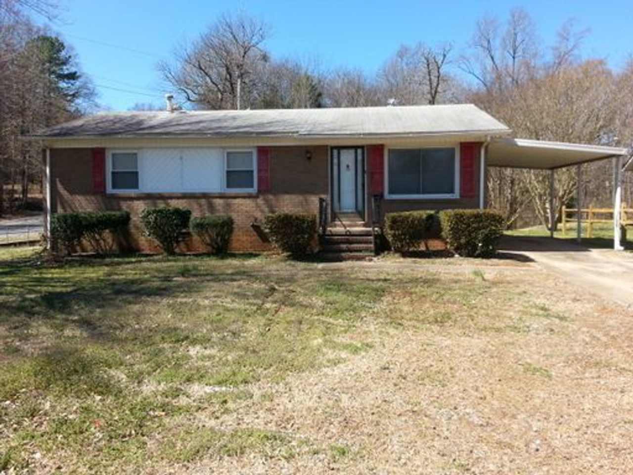 Spacious 3bedroom House ($500.00 off first full months rent if Move in by October 20,2025)