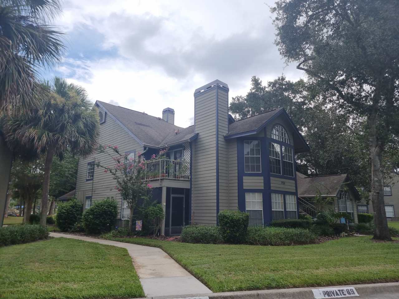 956 Forest Ridge Ct Apt 104