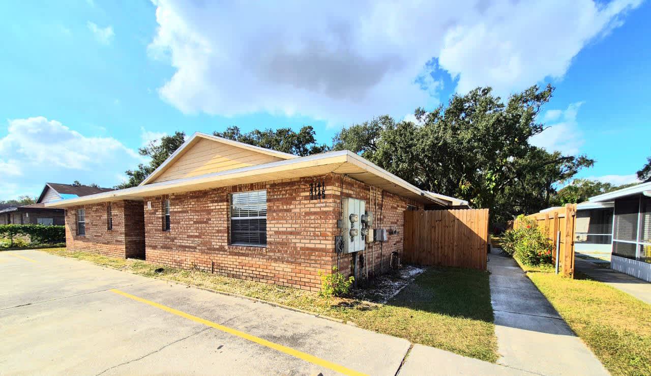 3141 Bloomingdale Villas Ct