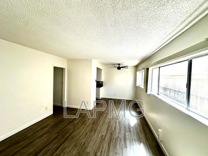 1426 South Point View