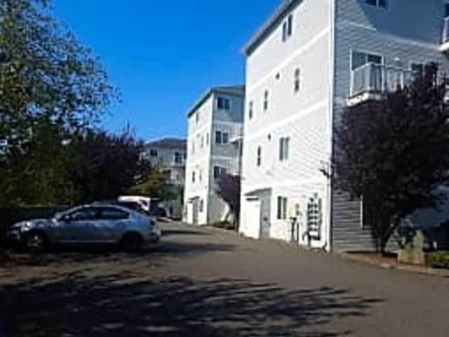 2516 Douglas Ave Unit C31
