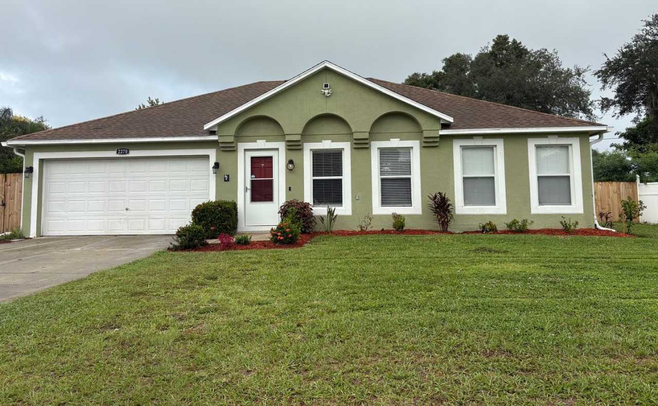 Wonderful 4 bedroom plus bonus room BEAUTY call Sheila or text 407-687-7900