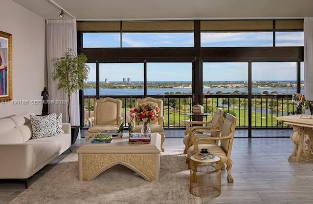 2450 Presidential Way