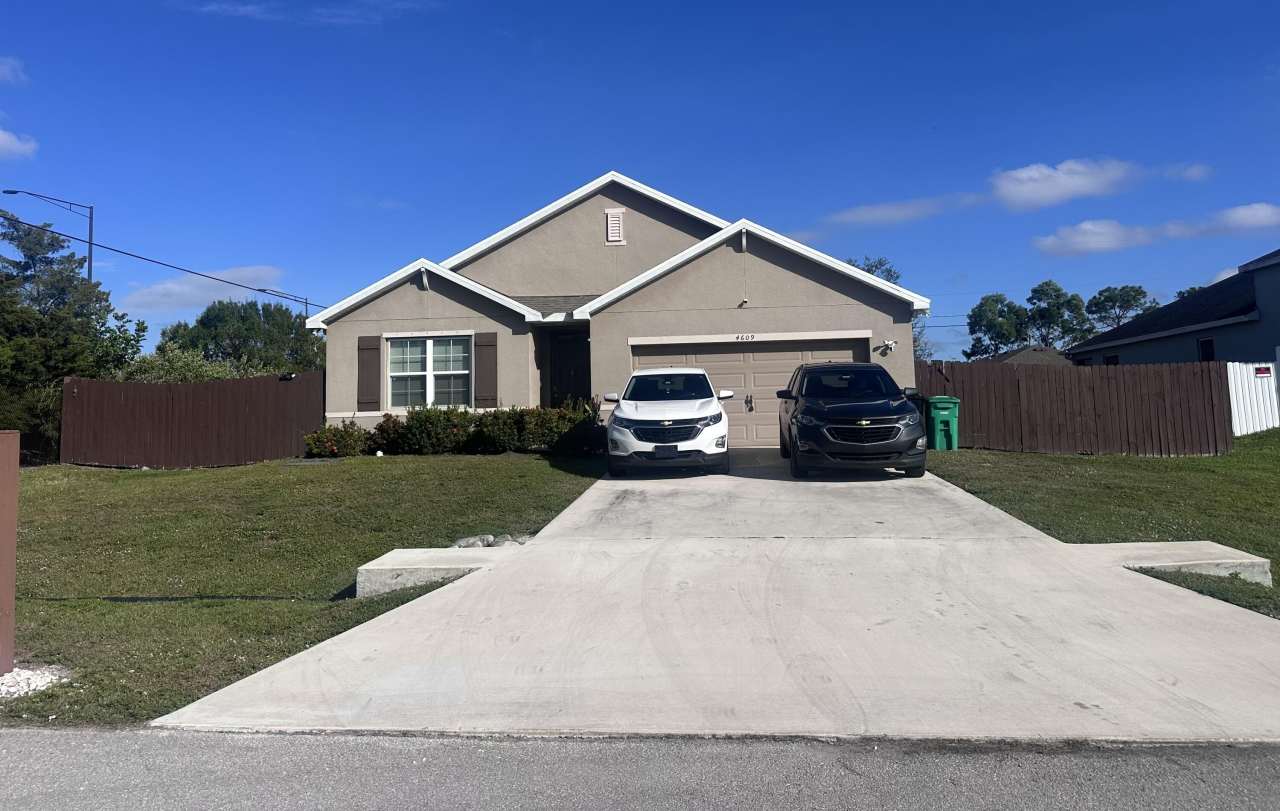 4609 SW Babylon Street