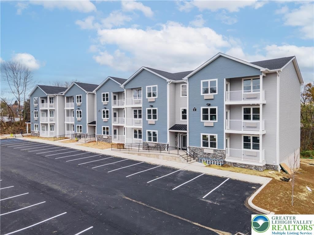 948 N Front Street unit: B-4