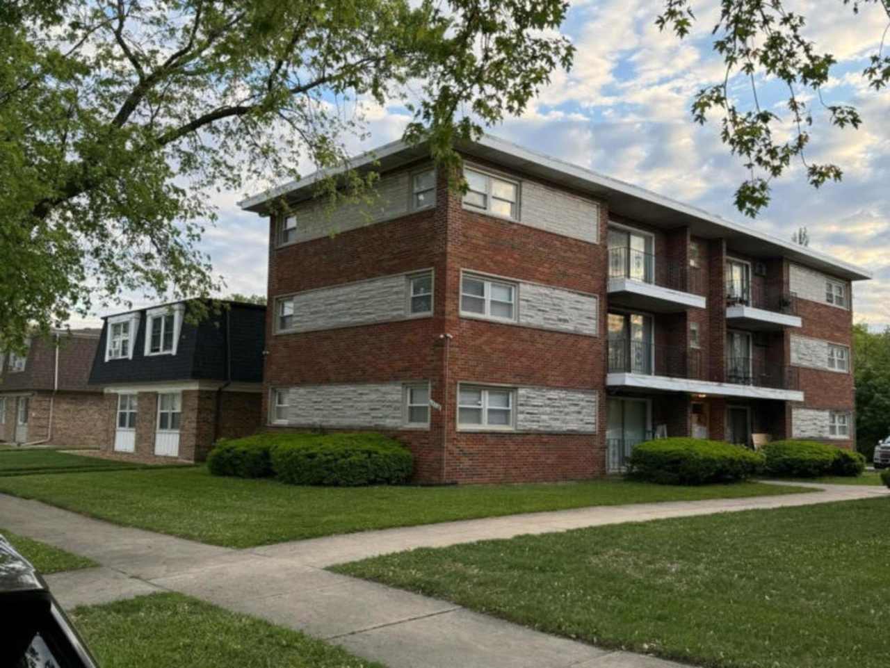 15226 Martin Luther King Drive unit: 2E