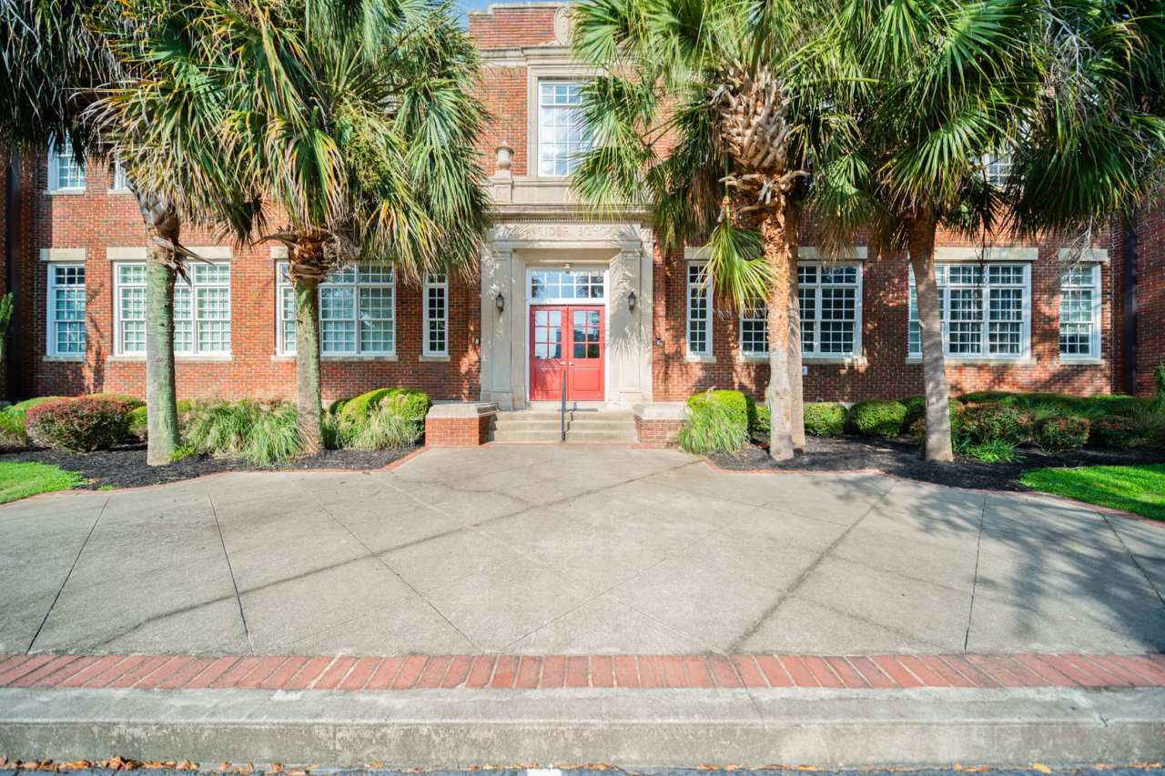 Charming 2-bedroom Condo- Old Shandon