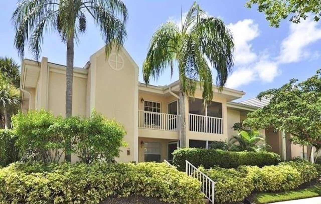 **PELICAN BAY**3 BEDS / 2 BATHS**ST. SIMONE - FURNISHED SEASONAL RENTAL**