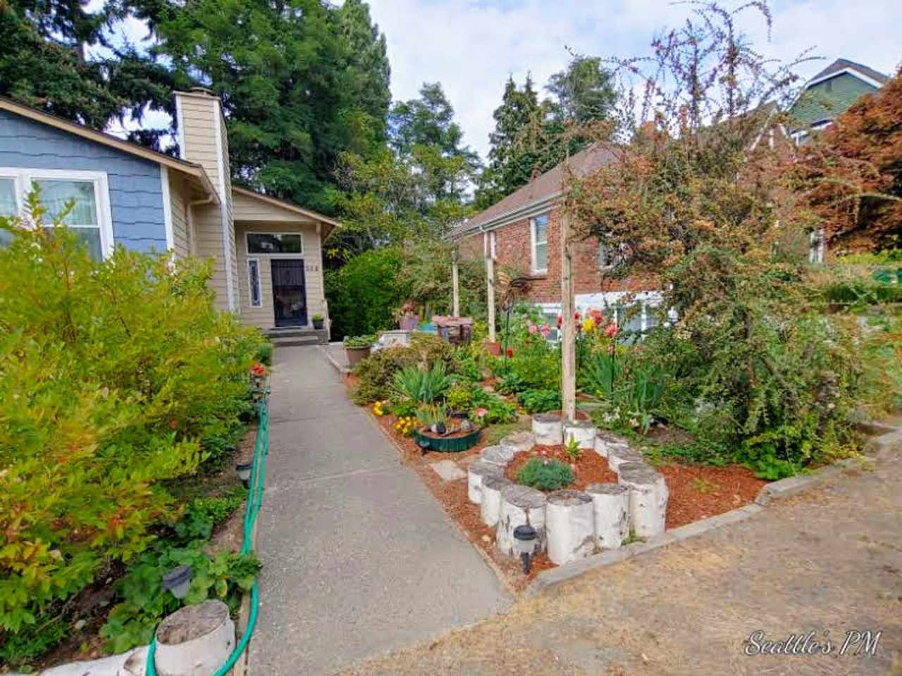 Adorable Maple Leaf ADU with Private Entrance- 2 Bedroom\1 Bathroom